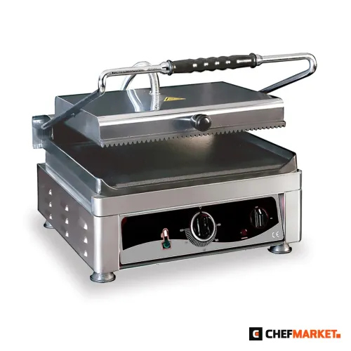 Контактен грил с гладка и оребрена плоча, 2,5 kW